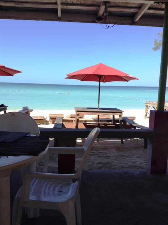Roots Bamboo Beach Resort Negril Exterior foto
